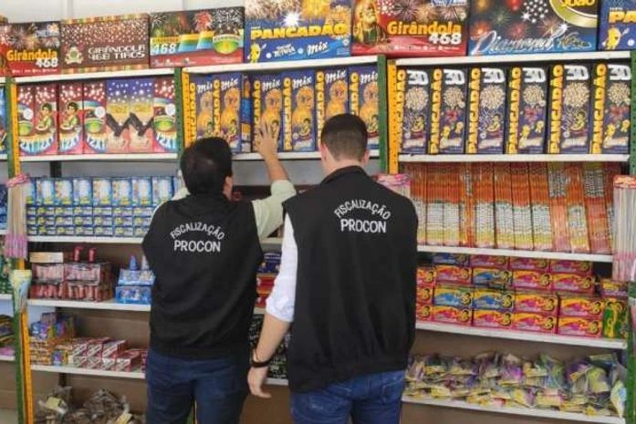 São João: Procon Maceió orienta consumidores na compra de fogos de artifício