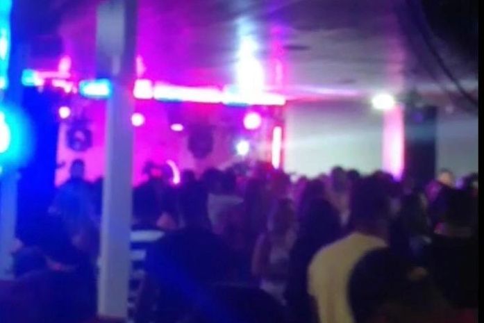 Bar promove evento com aglomeração e pessoas sem máscaras em Arapiraca; veja vídeo