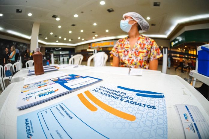 Vacinação da Covid-19 com a Pfizer Bivalente será feita em apenas dois locais em Maceió; confira