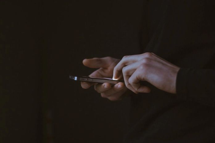 Juiz nega soltura de acusado de invadir celulares de autoridades