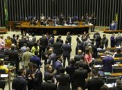 Plenário da Câmara aprova projeto sobre armas; texto segue para Senado