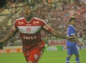Danilo Pires comemora gol do CRB