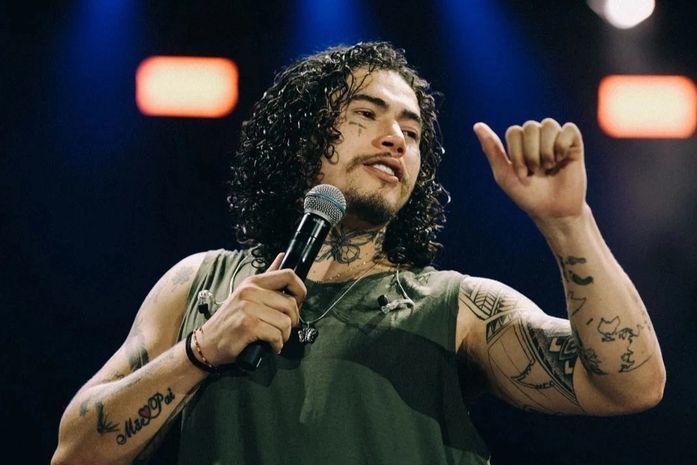 Falando sobre tudo, e vencendo barreiras ao longo da turnê, Whindersson Nunes Volta a Maceió com novo show