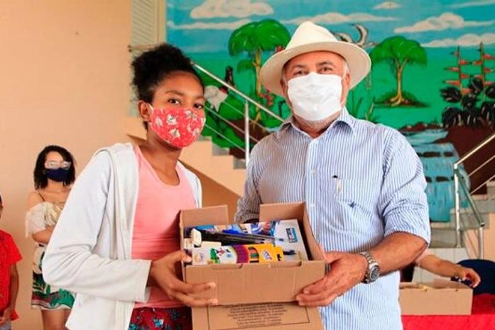 São Sebastião inicia entrega de 6 mil kits escolares para Educação Básica