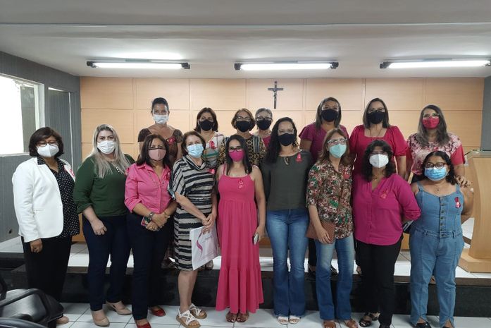 Câmara Municipal de Arapiraca realiza palestra do Outubro Rosa sobre câncer de mama e de cólo do útero