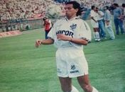 Marcos Adriano  em 1995 atuando pelo Santos, tido como Bola de Prata do Brasileirão daquele ano