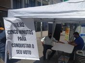 Leonardo Dias realiza campanha inusitada e propõe convencer eleitor em cinco minutos