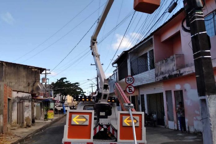 Ilumina instala LED em corredores de transporte de vários bairros da capital