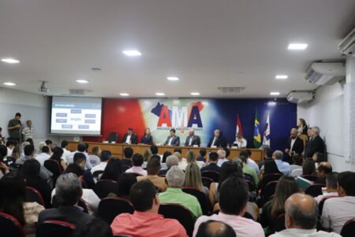 AMA e TCE discutem transparência e governança em reunião com gestores municipais