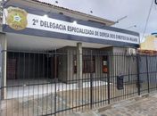 Casal é preso após mulher ser esfaqueada e usada como escudo humano em tentativa de feminicídio
