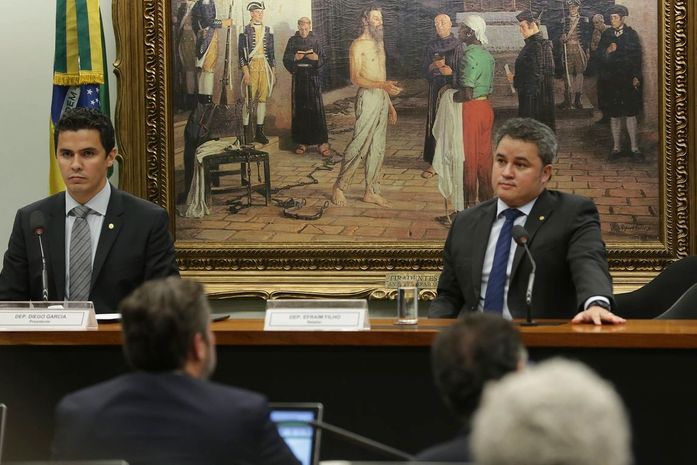 Comissão da Câmara aprova restrição de foro a chefes dos três Poderes