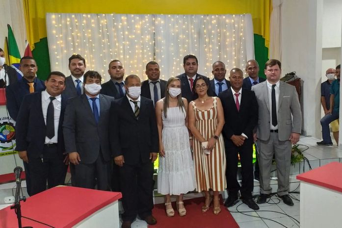 Prefeita reeleita toma posse esperançosa de fazer muito mais por S. Luís do Quitunde