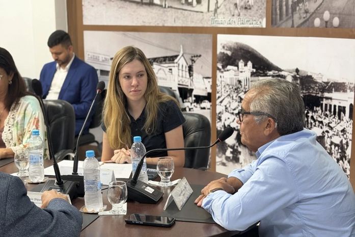 Atuação de Cibele Moura em defesa do comércio é destacada em encontro na Fecomércio