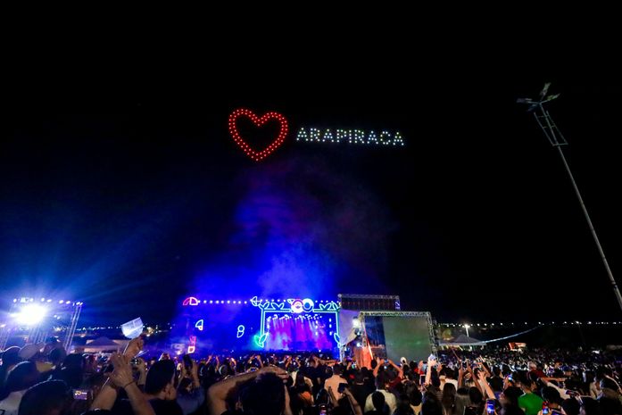 Com espetáculo nos céus e miscigenação musical, Arapiraca comemora o seu 1º centenário com mais de 70 mil pessoas