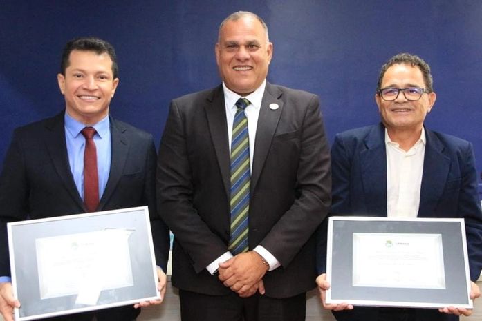 Câmara entrega títulos de cidadão honorário de Maceió aos jornalistas Douglas Lopes e Edmilson Teixeira