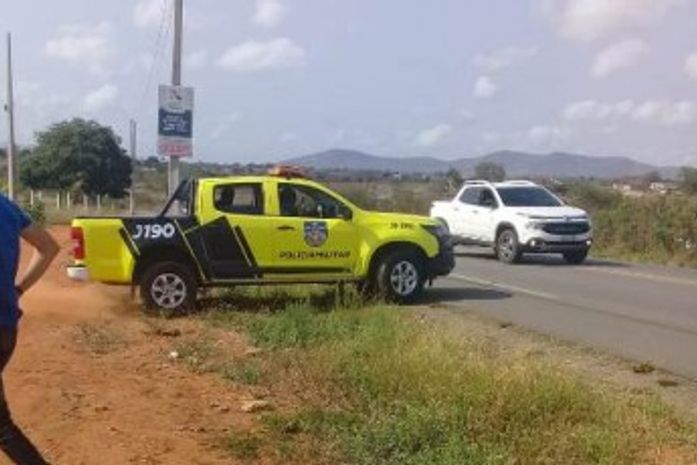 Jovem é preso após assaltar uma van de transporte coletivo