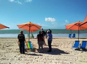 Fiscalização esteve na orla durante toda a semana orientando e ensinado a montar o mobiliário