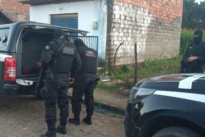 Acusados de homicídios são presos, em operação da DHPP em Maceió