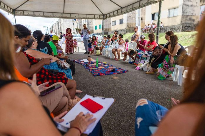 Comunidade da parte alta da capital participa de ação em combate ao racismo