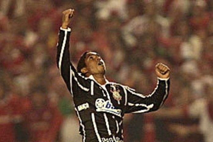 Jorge Henrique , autor do 1º gol do Corinthians