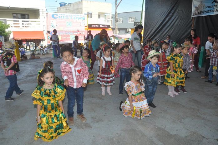 Alunos se apresentam em mais uma edição da Semana Cultural de Anadia