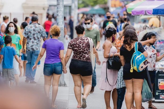 Vendas do comércio crescem 0,8% em março e fecham primeiro