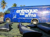 Governo inaugura micro-ônibus para entrega voluntária de armas na segunda-feira