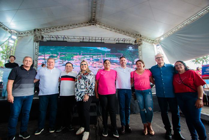Governador inaugura obras e lança programa de abastecimento de água em Delmiro Gouveia