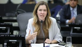 Deputada Cibele Moura