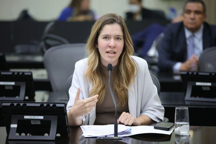 Deputada Cibele Moura