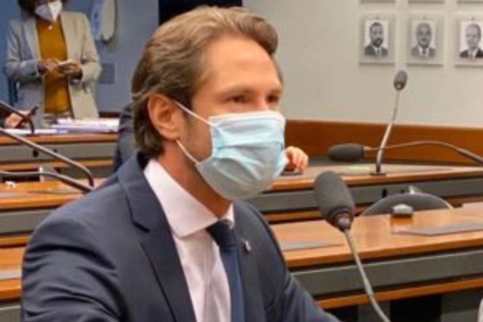 Comissão aprova texto de Pedro Vilela que garante exame emergencial para revalidar diplomas de médicos