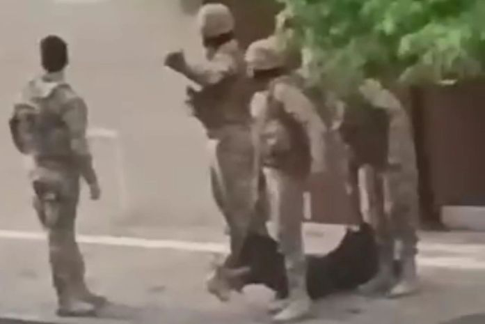 Suspeito baleado durante operação da Polícia Federal em prédio de luxo em Maceió morre no HGE