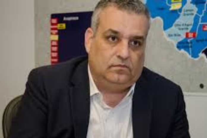 Alfredo Gaspar só tem três caminhos, talvez um quarto