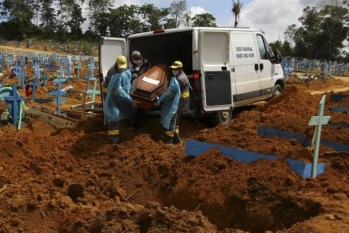 Covid-19: Brasil ultrapassa marca de 555 mil mortes nesta sexta-feira