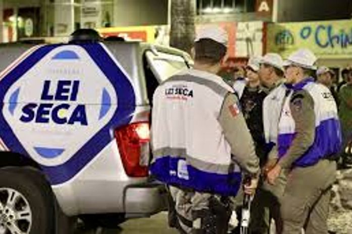 Lei Seca prende dois por embriaguez ao volante e recolhe 14 motos em Arapiraca