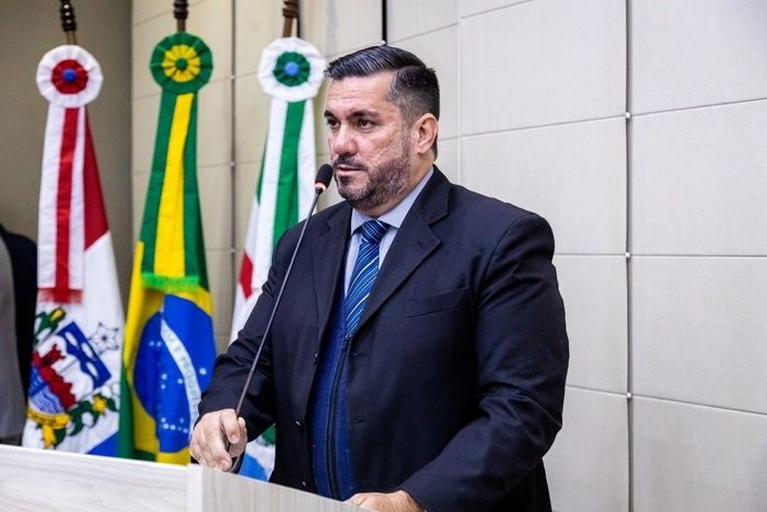 Leonardo Dias ironiza denúncias de compra de votos na eleição do PT em Alagoas: “Onde tem PT, a gente já sabe o que pode acontecer”