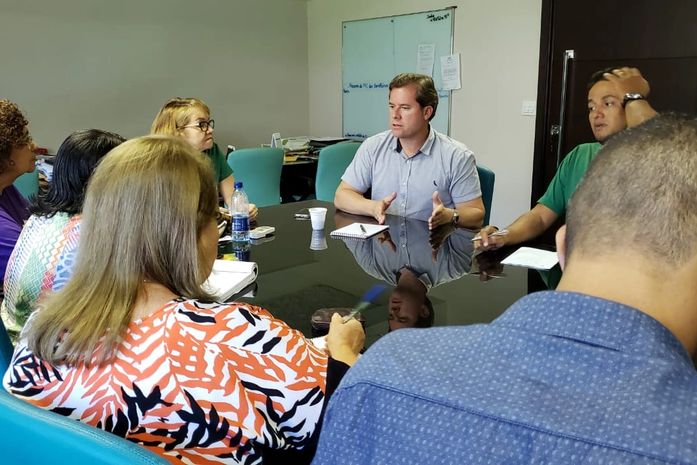 Marx Beltrão vai a sindicatos, reafirma compromisso com professores e leva pleitos a Brasília