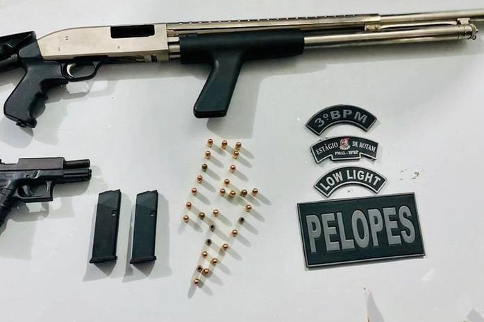 Polícia flagra homem com armamento e munições guardados em casa após denúncia