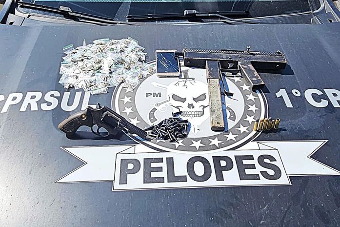 Polícia Militar apreende uma submetralhadora na cidade de Roteiro