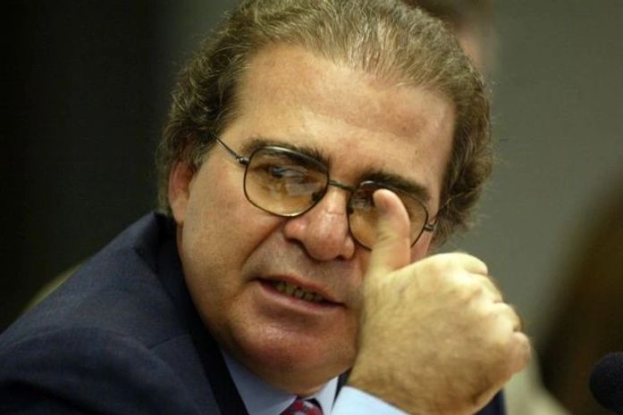 Olavo Calheiros desistiu? Mas já haviam desistido dele, ora bolas...