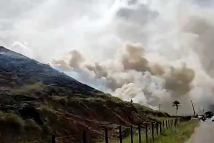 Incêndio em vegetação prejudicou visibilidade de motoristas