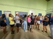 Longas filas e calor geram reclamações de eleitores durante votação em Maceió