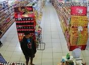 Câmera flagra dupla durante assalto a estabelecimento; Veja vídeo