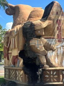 Câmeras flagram incêndio que destruiu escultura “Boi Bumbá” em Maceió; PC analisa imagens