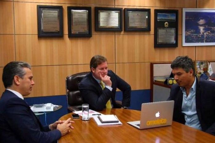 Ministro em reunião sobre eventos geeks