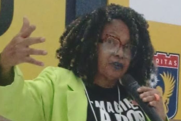 Bem feito pra gente que subiu no palanque da campanha de Paulo Dantas, para governador.-disse a professora