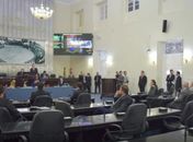 Parlamentares aprovam Orçamento de R$ 9,8 bilhões para 2019