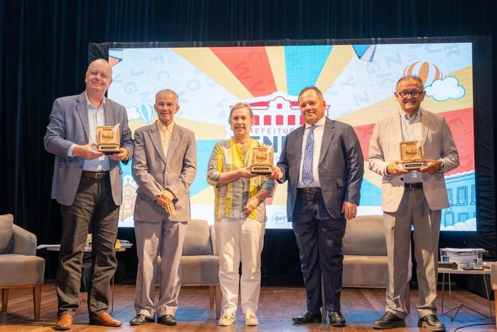 Durante a Flipenedo Fernando Maciel ministra palestra sobre Barão de Penedo