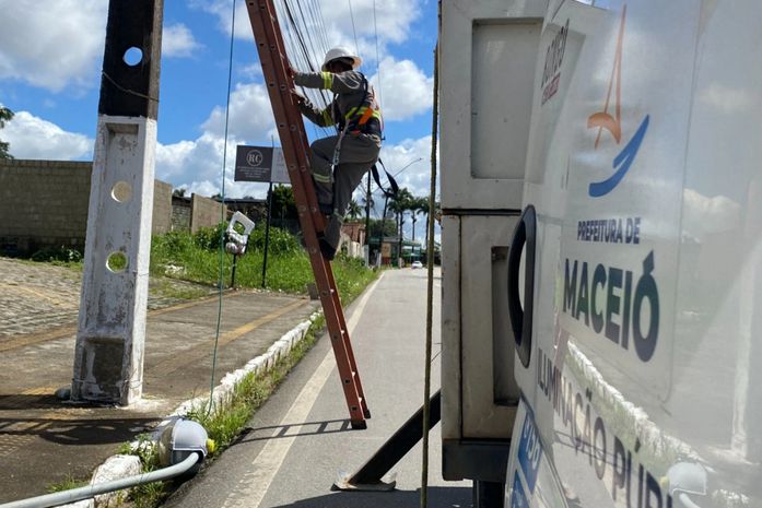 MP apura suspeitas de irregularidades em contratos e uso de recursos da iluminação pública de Maceió