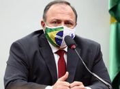 Vacinação não pode ser paralela e deve começar em fevereiro, diz Pazuello